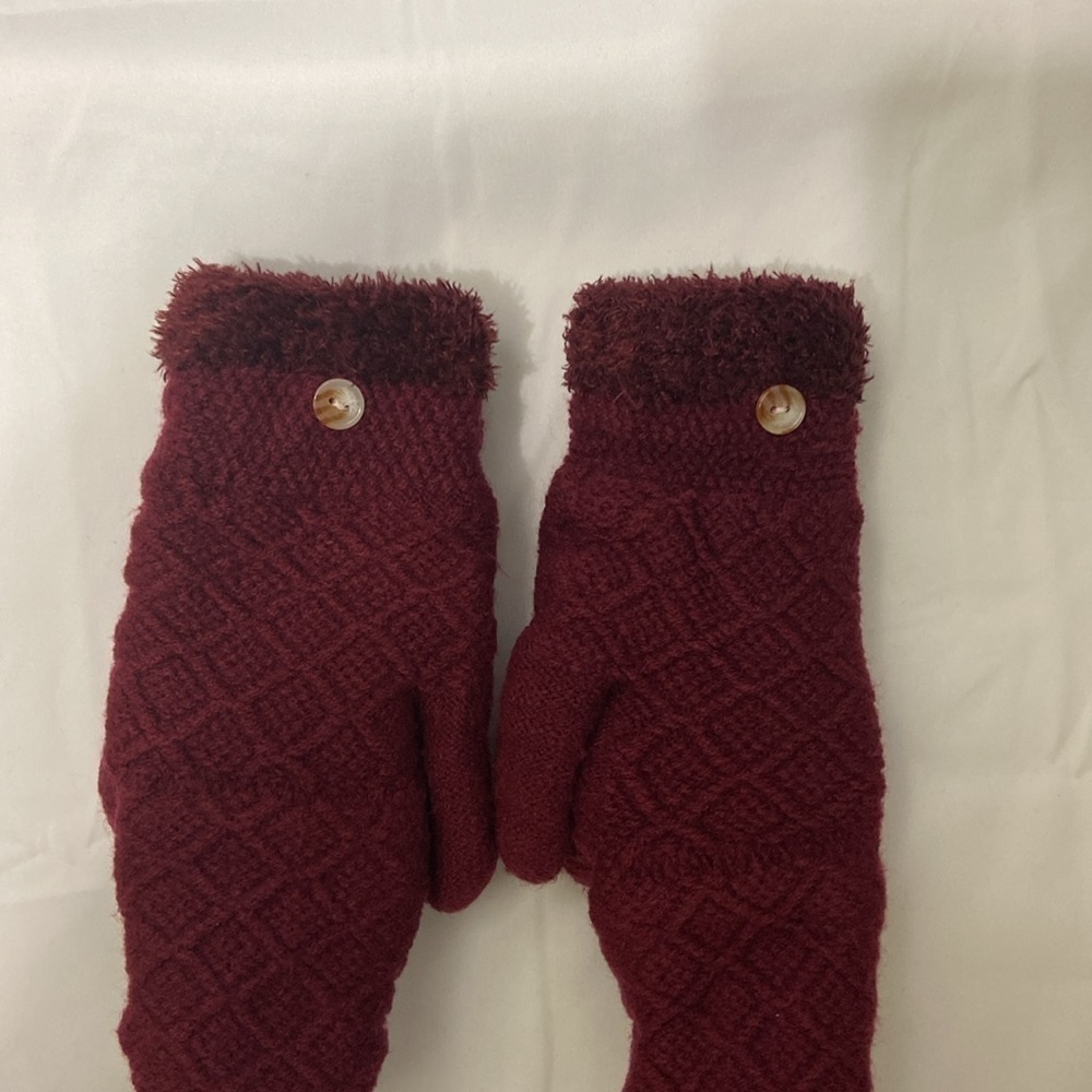 SONOMA MAROON POPCORN INFINITY SCARF AND HAT. AND MITTEN GLOVES. - Picture 7 of 7
